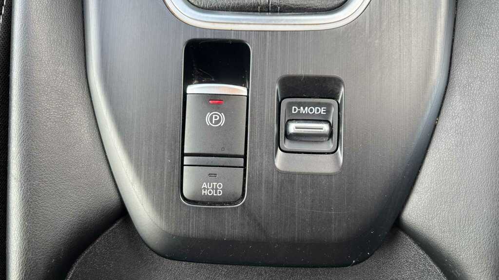 Nissan Qashqai Nissan Qashqai 1.5 E-power N-connecta Glass Roof Black #18