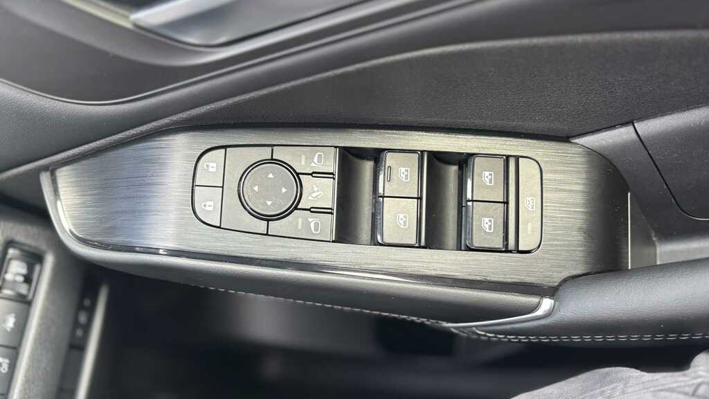 Nissan Qashqai Nissan Qashqai 1.5 E-power N-connecta Glass Roof Black #16