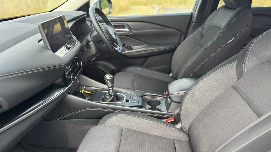 Nissan Qashqai Nissan Qashqai 1.5 E-power N-connecta Glass Roof Black #9
