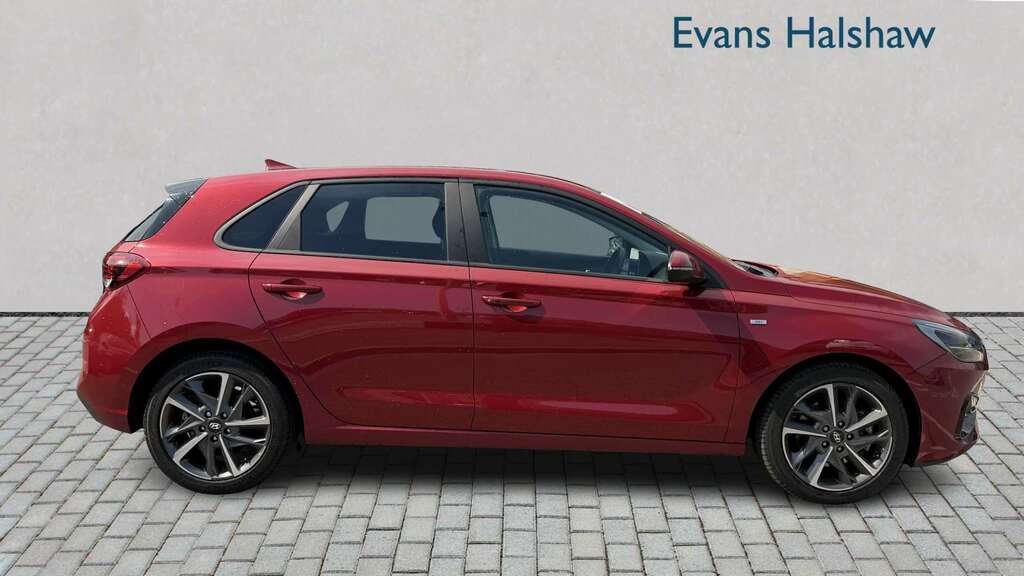 Hyundai I30 1.0T Gdi Premium Dct 2023 Red #3