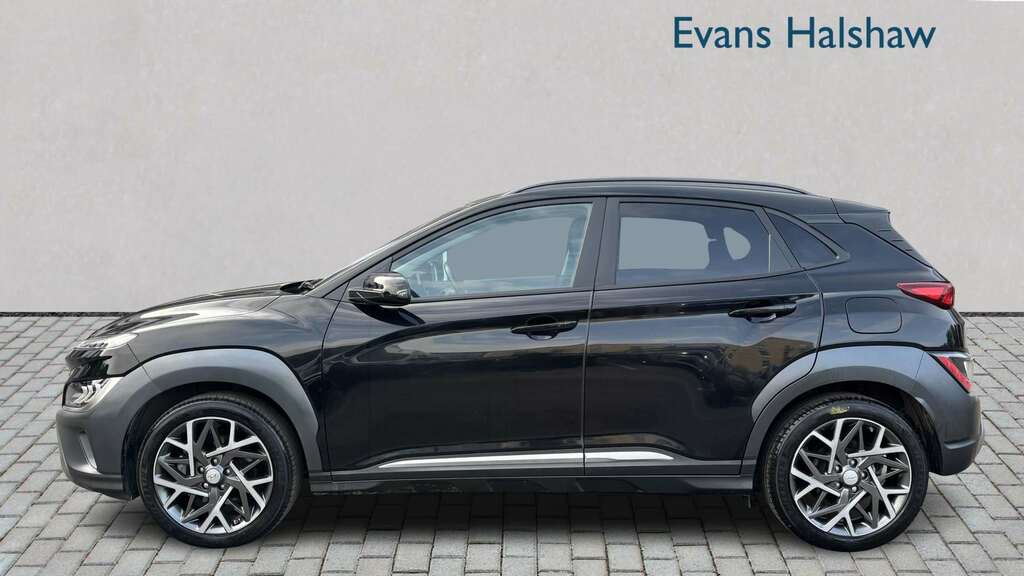 Hyundai Kona 1.6 Gdi Hybrid Ultimate Dct 2023 DS23UOE Black #2