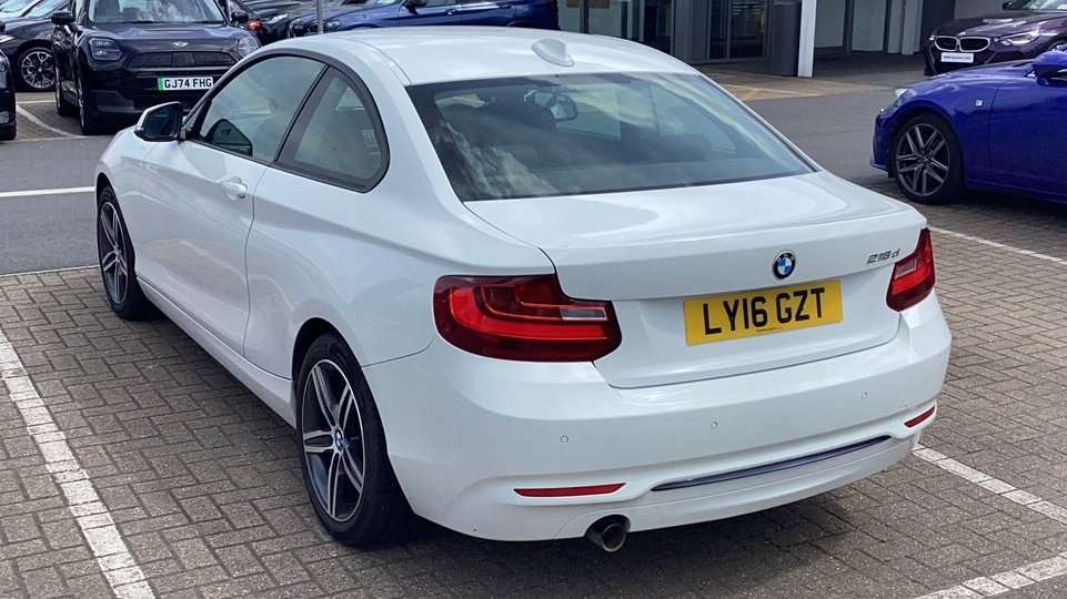 BMW 2 Series 218D 150 Sport 2016 White #3