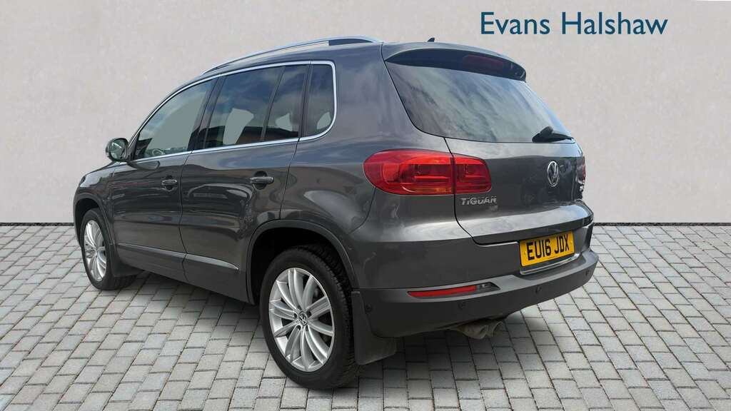 Volkswagen Tiguan 2.0 Tdi Bluemotion Tech Match Edition 150 Dsg EU16JDX Grey #2