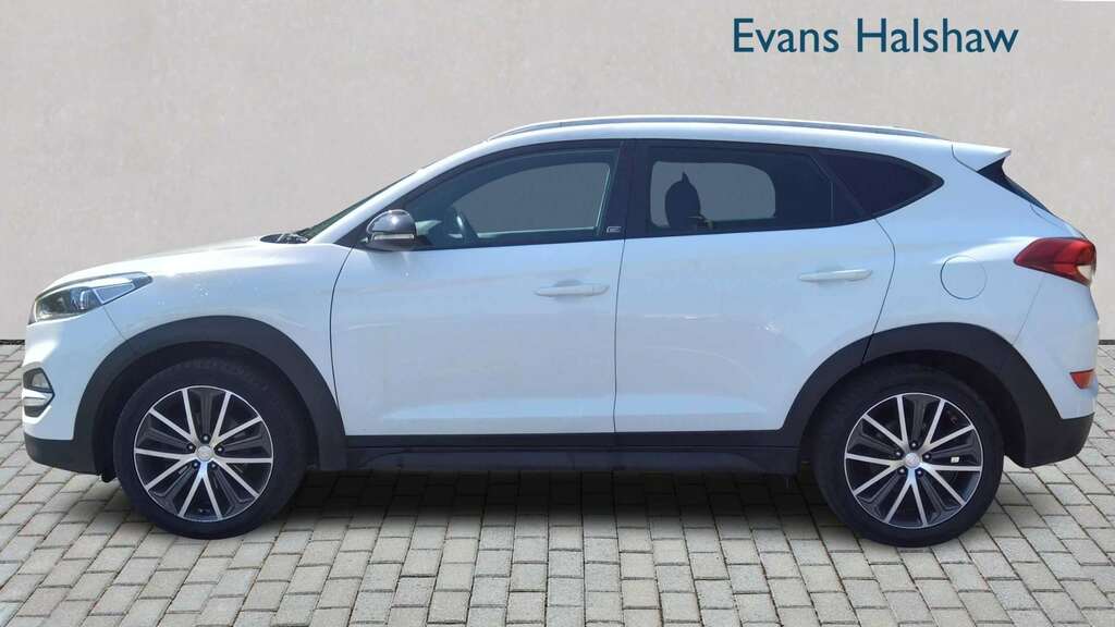 Hyundai Tucson 1.7 Crdi Blue Drive Go Se 2Wd 2018 White #3