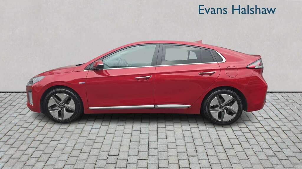 Hyundai Ioniq 1.6 Gdi Hybrid Premium Se Dct 2020 Red #2
