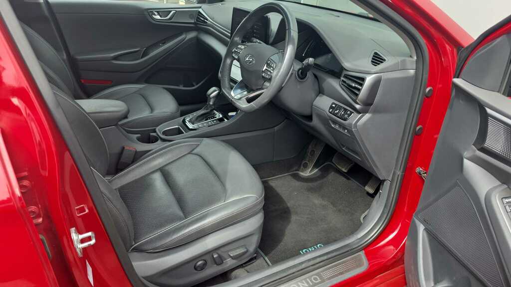 Hyundai Ioniq 1.6 Gdi Hybrid Premium Se Dct 2020 Red #4