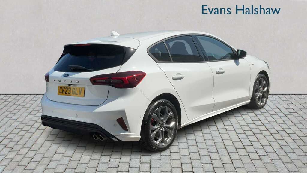 Ford Focus 1.0 Ecoboost St-line 2023 CK23GLV White #2