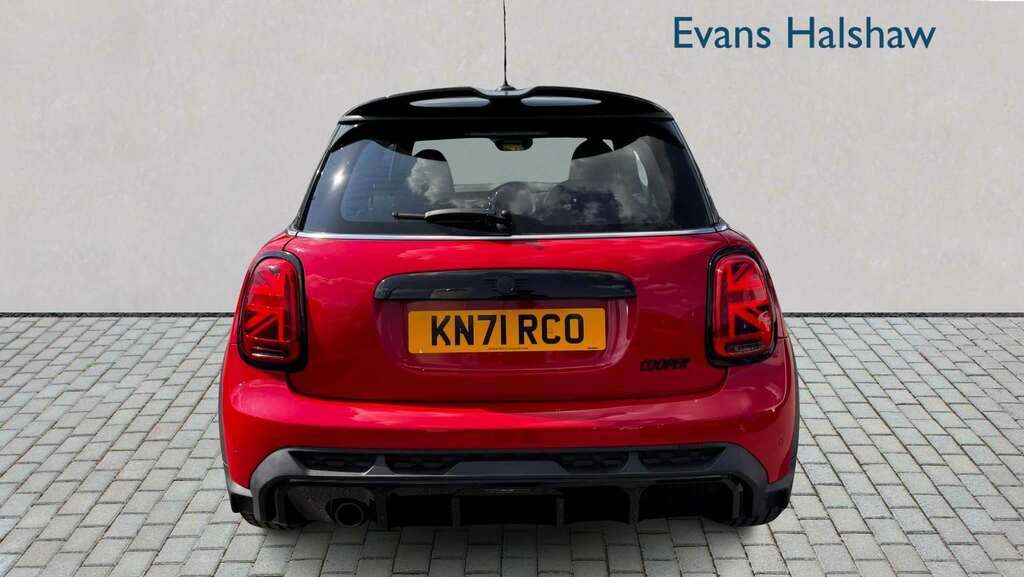 Mini Hatch 1.5 Cooper Sport 2022 KN71RCO Red #6