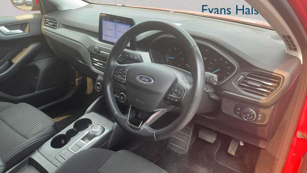 Ford Focus Active Style Red #4