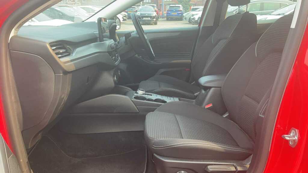 Ford Focus Active Style Red #8
