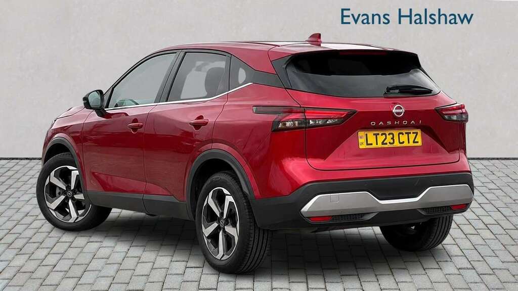 Nissan Qashqai 1.3 Dig-t Mh 158 N-connecta Xtronic 2023 LT23CTZ Red #2