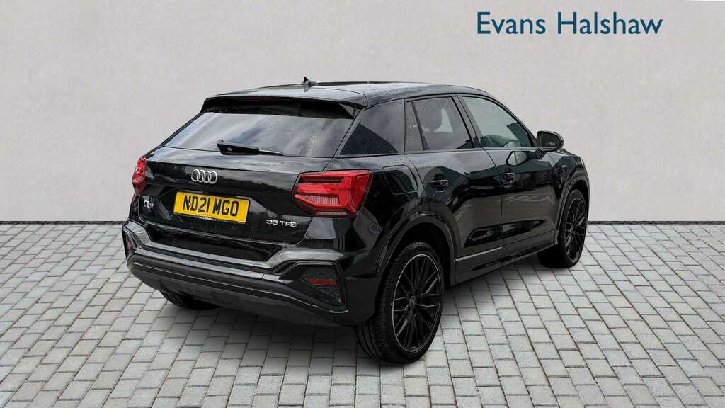 Audi Q2 35 Tfsi Black Edition 2021 Black #4