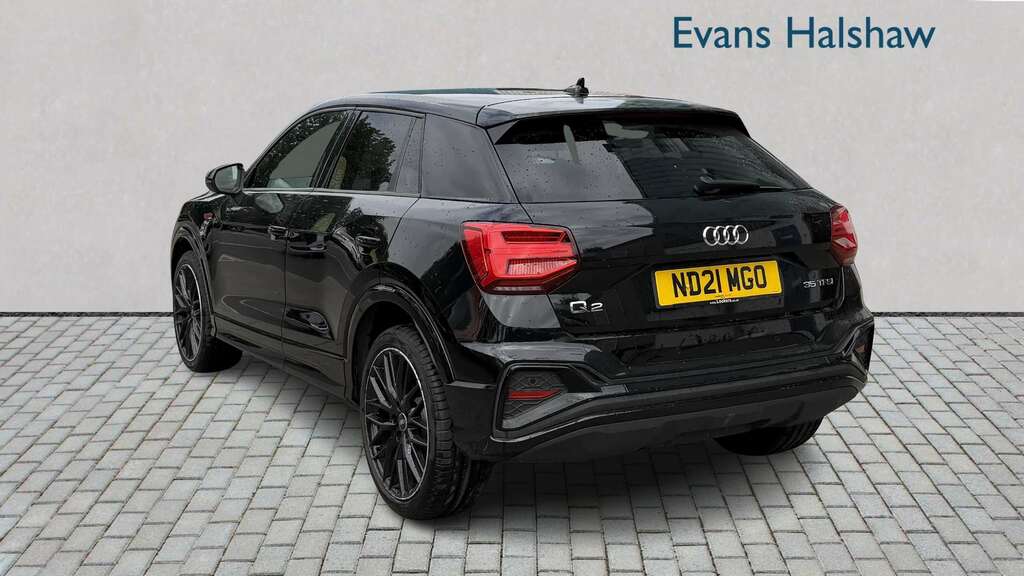 Audi Q2 35 Tfsi Black Edition 2021 Black #3