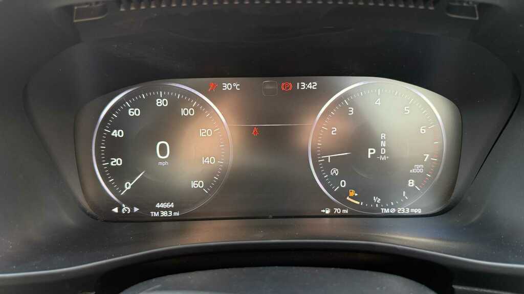 Volvo XC40 Core Blue #12