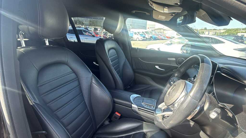 Mercedes-Benz GLC Class 220D 4Matic Amg Line Premium 9G-tronic 2019 YB69CDK Black #2