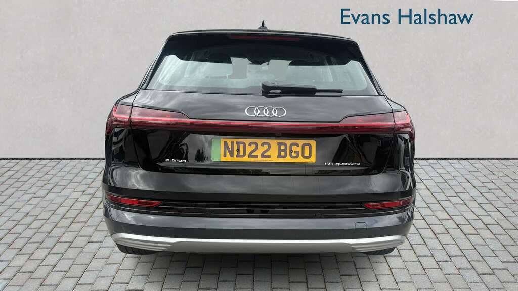 Audi E-tron 300Kw 55 Quattro 95Kwh Technik 2022 ND22BGO Black #4