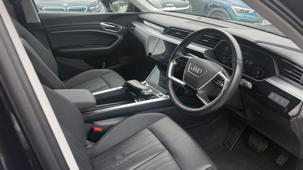 Audi E-tron 300Kw 55 Quattro 95Kwh Technik 2022 ND22BGO Black #2