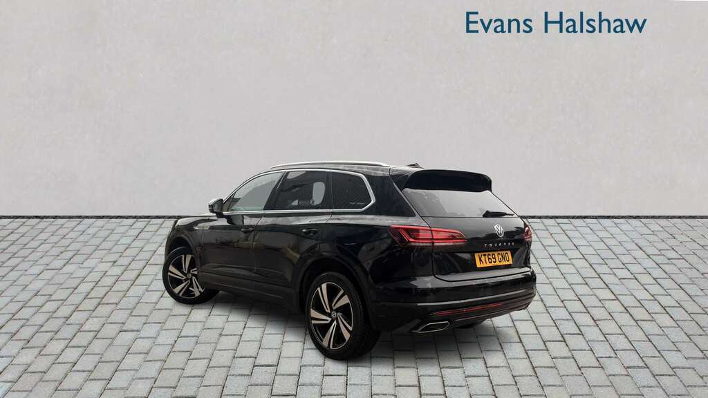 Volkswagen Touareg 3.0 V6 Tdi 4Motion R-line Tech Tip 2019 KT69GNO Black #2