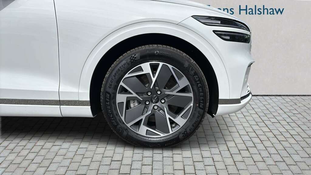 Genesis GV70 360Kw Pure 84Kwh Awd 2026 White #6