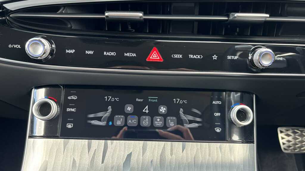 Genesis GV70 2.2D Luxury Awd Blue #16