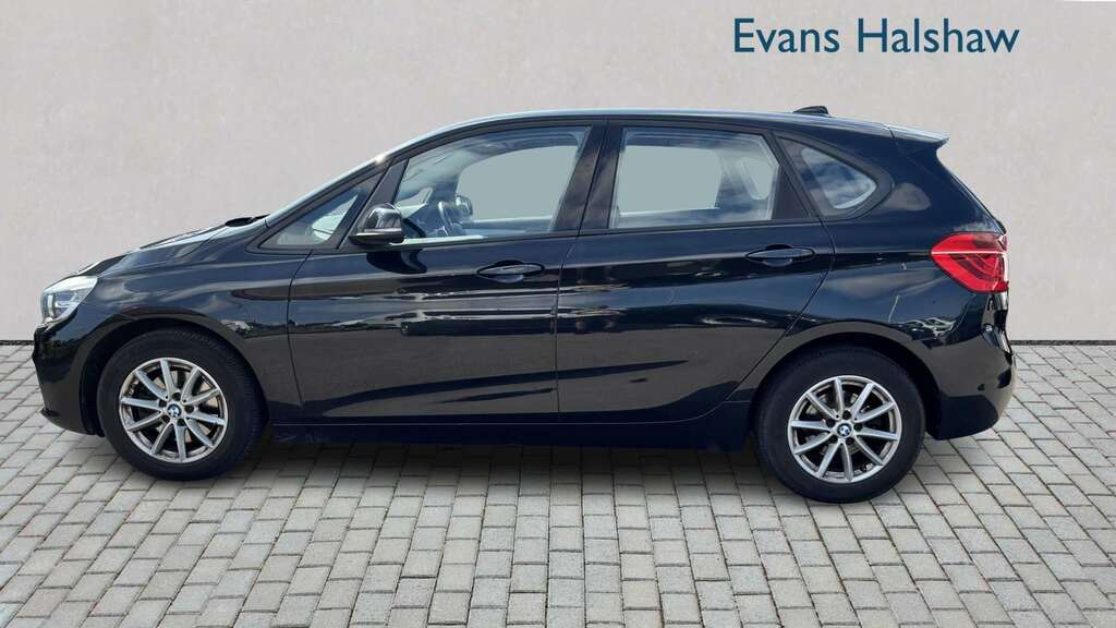 BMW 2 Series 218I Se 2016 Black #4