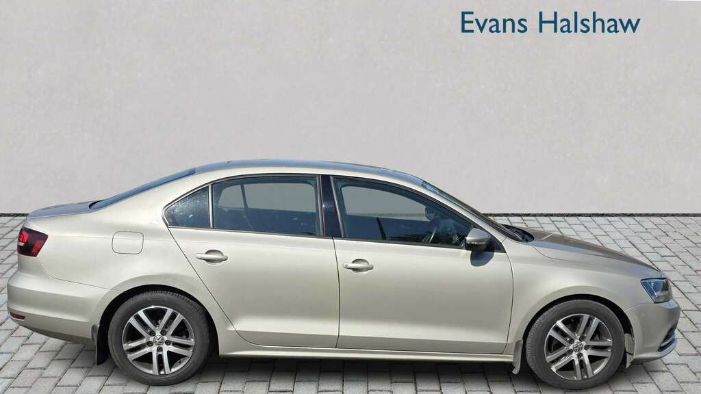 Volkswagen Jetta Gt Bluemotion Technology Tdi #3