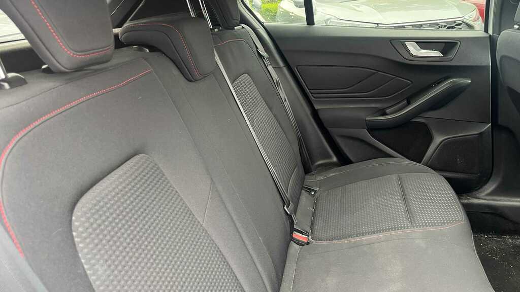 Ford Focus 1.5 Ecoboost 150 St-line 2019 VN19YPP White #4