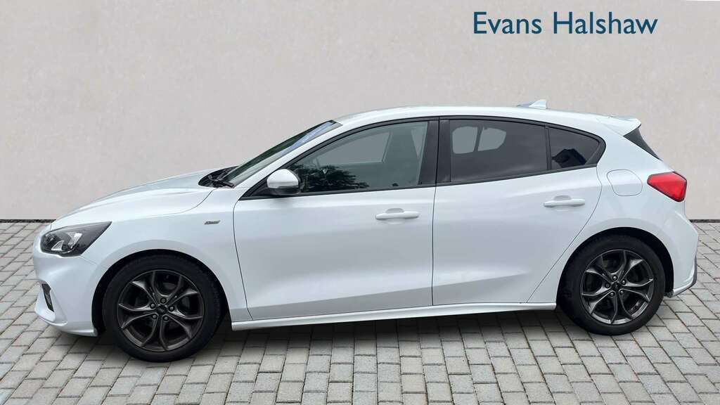 Ford Focus 1.5 Ecoboost 150 St-line 2019 VN19YPP White #3