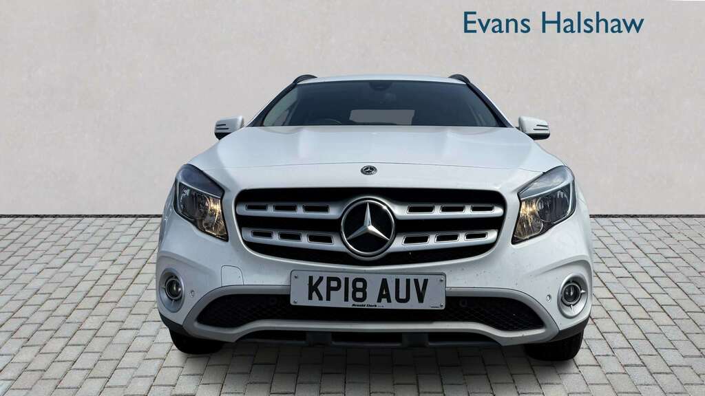 Mercedes-Benz GLA Class 200 Se Executive 2018 White