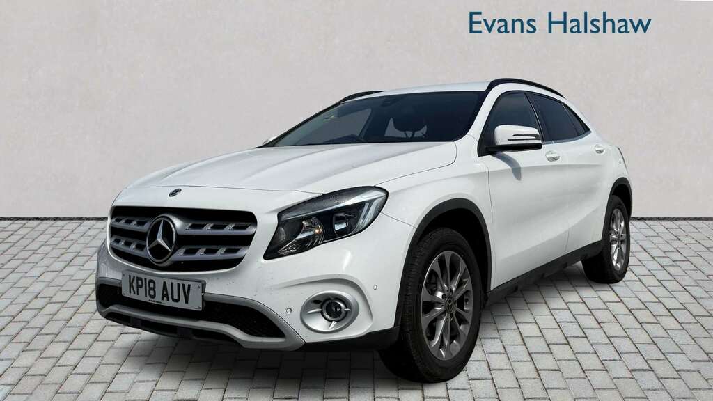 Mercedes-Benz GLA Class 200 Se Executive 2018 KP18AUV White #2