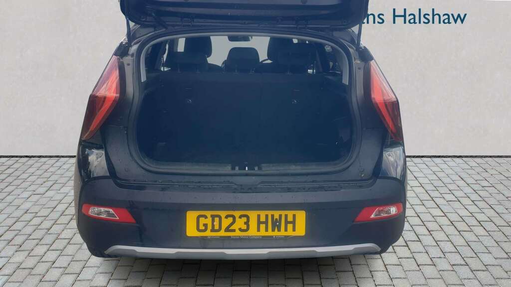 Hyundai Bayon 1.0 Tgdi 48V Mhev Premium Dct 2023 Black #4