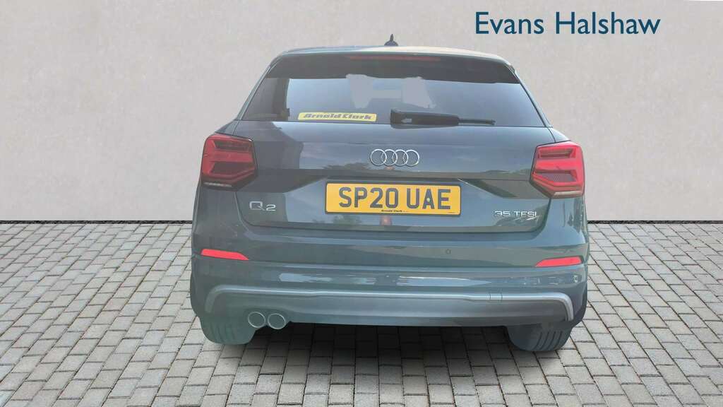 Audi Q2 Black #3