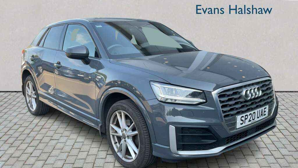 Audi Q2 Black #1