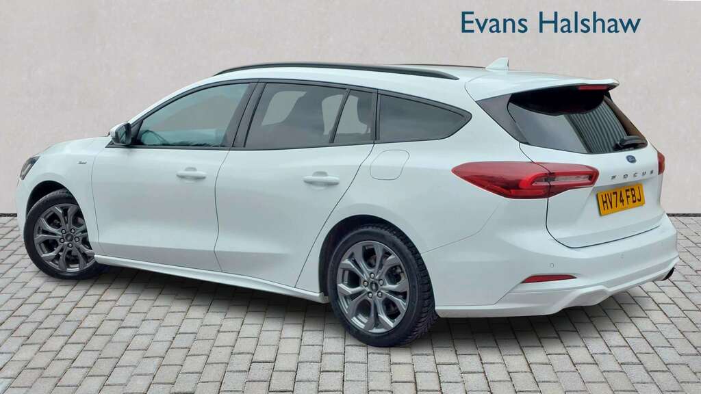 Ford Focus 1.0 Ecoboost Hybrid Mhev St-line 2024 HV74FBJ White #3