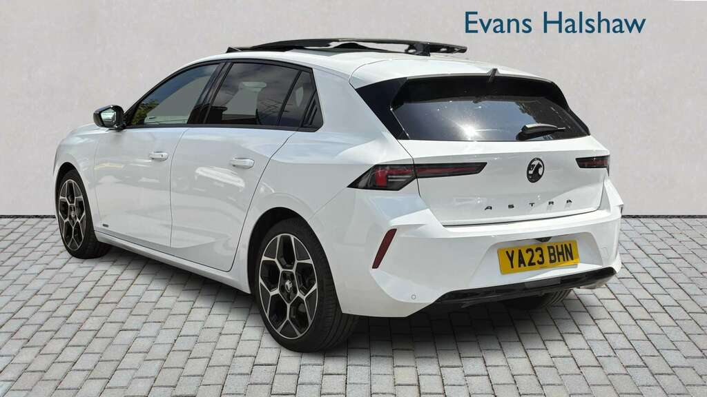 Vauxhall Astra 1.5 Turbo D Ultimate 2023 White