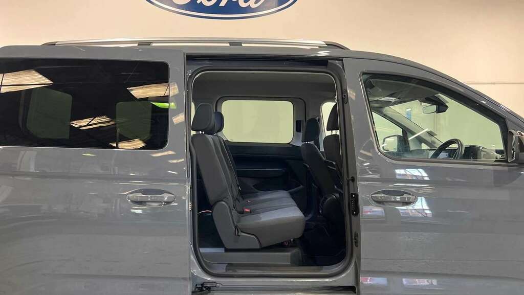 Ford Tourneo Connect Connect Active E-boost Red #11