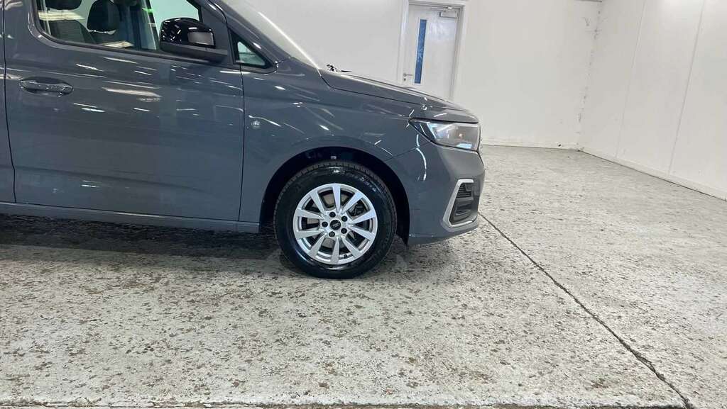 Ford Tourneo Connect Connect Active E-boost Red #18