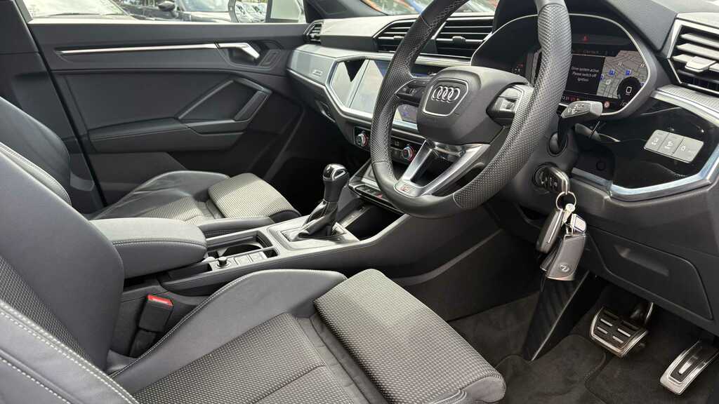 Audi Q3 35 Tfsi S Line S Tronic 2023 MK73DZZ Silver #6