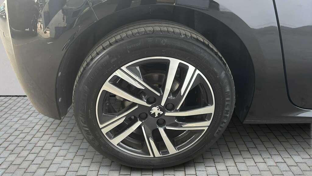 Peugeot 208 1.2 Puretech 100 Allure Premium 2023 CE23UVB Black #3