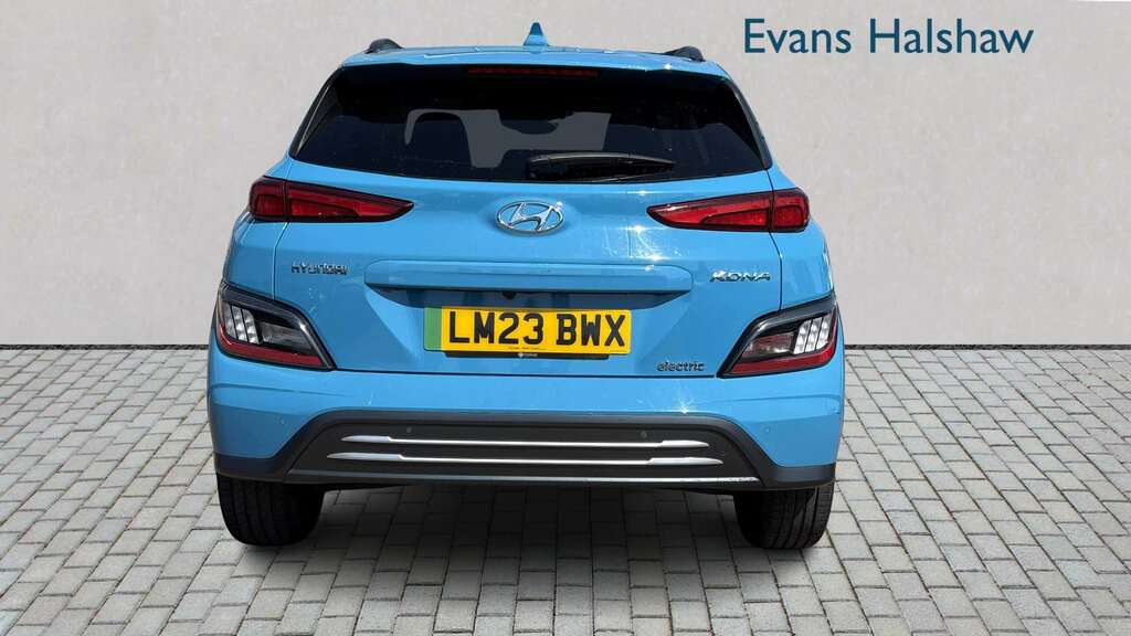Hyundai Kona 100Kw Premium 39Kwh 2023 LM23BWX Blue #4