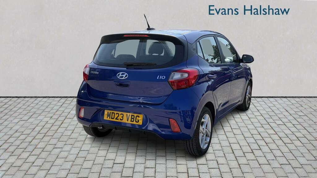 Hyundai I10 Hatchback Red #3