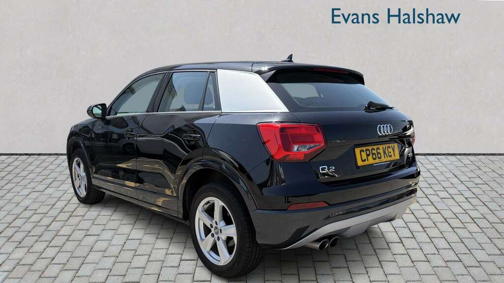Audi Q2 Tdi Sport White #2