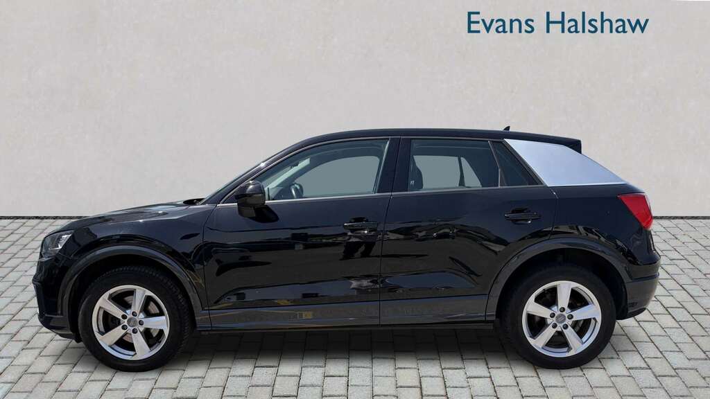 Audi Q2 Tdi Sport White #3