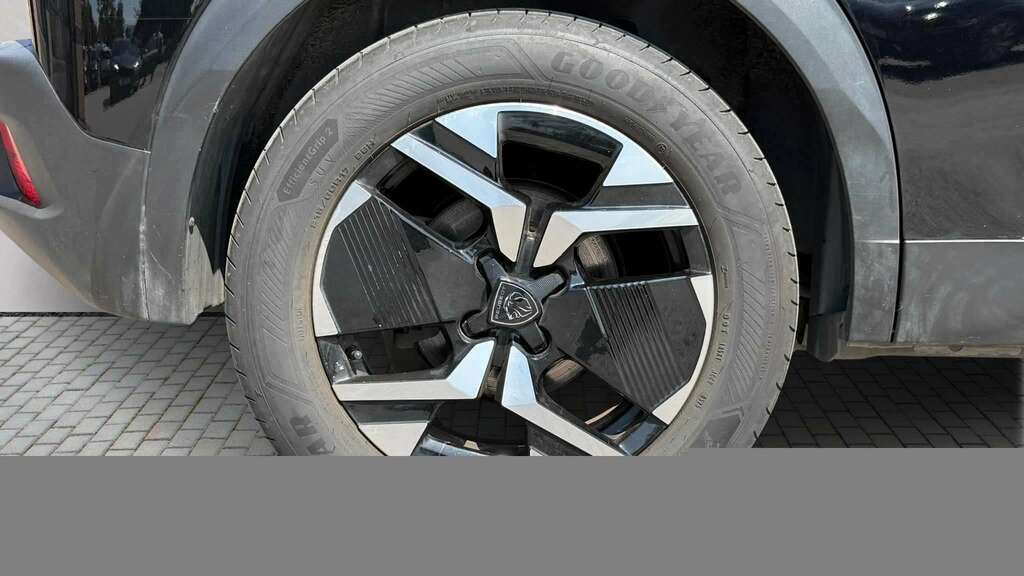 Peugeot e-2008 100Kw Gt 50Kwh 2024 Black #4