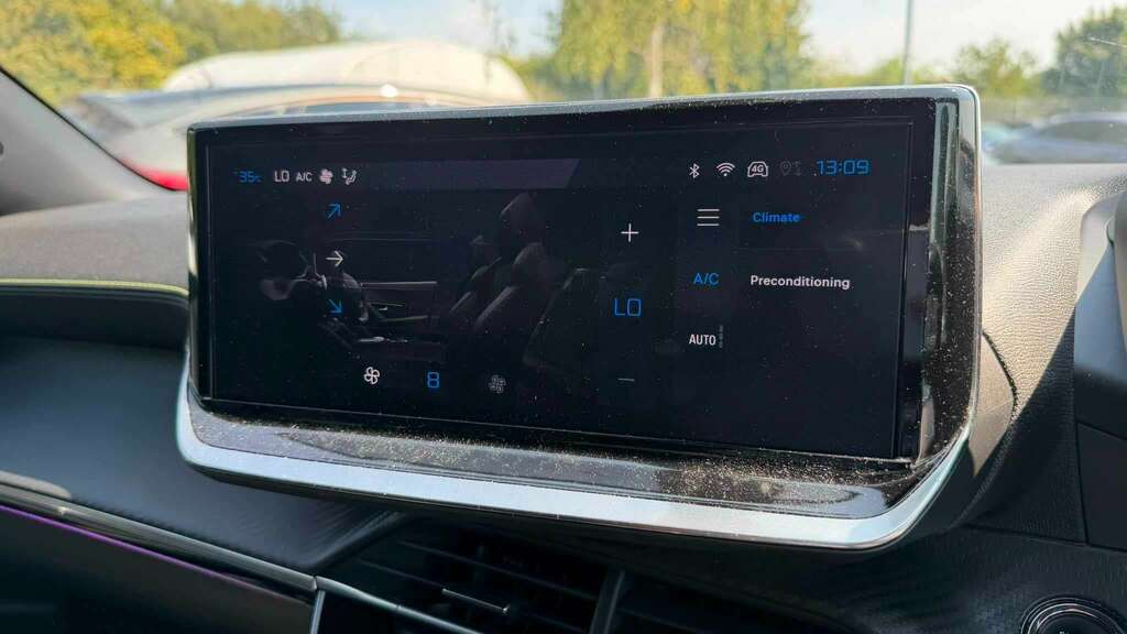 Peugeot e-2008 100Kw Gt 50Kwh 2024 Black #6