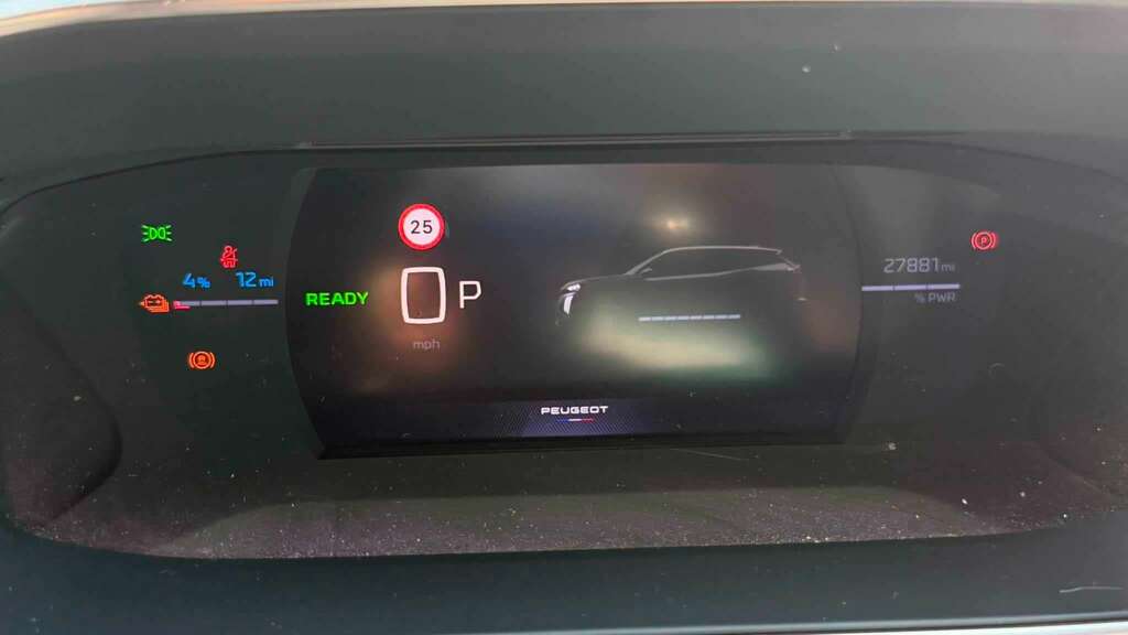 Peugeot e-2008 100Kw Gt 50Kwh 2024 Black #5