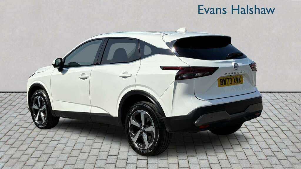 Nissan Qashqai 1.3 Dig-t Mh N-connecta 2024 BW73XWK White #3