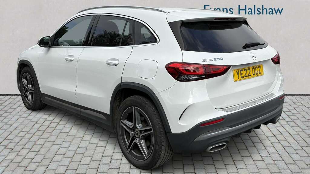 Mercedes-Benz GLA Class 200 Amg Line 2022 YE22OGZ White #3