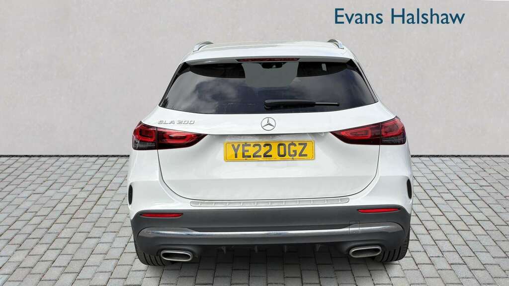 Mercedes-Benz GLA Class 200 Amg Line 2022 YE22OGZ White #5
