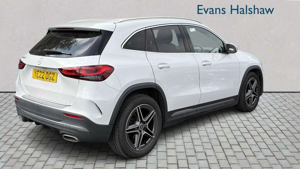 Mercedes-Benz GLA Class 200 Amg Line 2022 YE22OGZ White #4